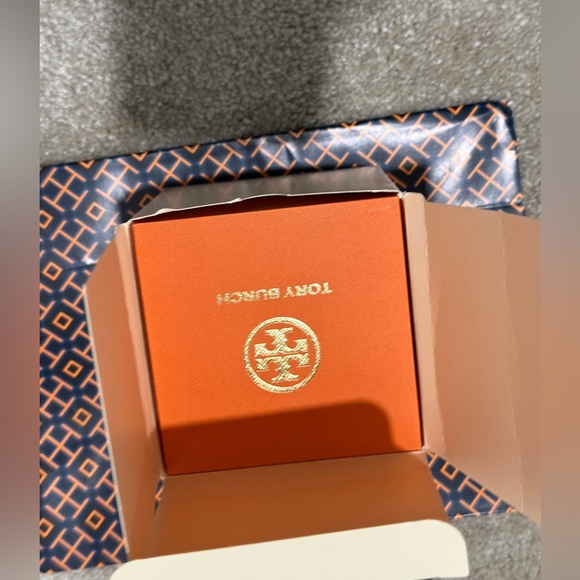Tory Burch Gift Set - Orange band. Brand new - Picture 5 of 5